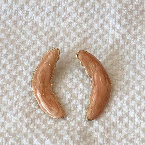 Uniquely Fantastic Vintage Retro Pierced Earrings w Peach Swirl Enamel